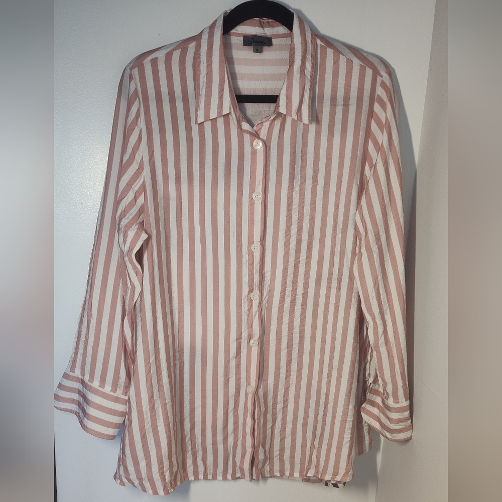 Abstract Patterned Button-Up Shirt With Pockets S… - image 2